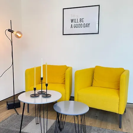 Apartment Black&yellow Designer Bielefeld