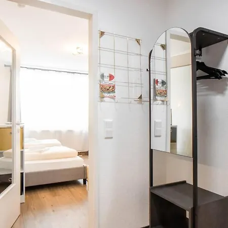 Apartment Black&yellow Designer *