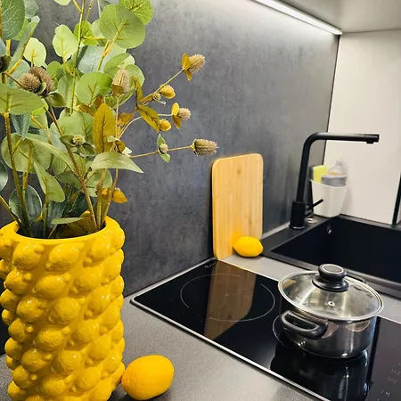 Black&yellow 24h Check In Wlan Parkplatz Oepnv Bielefeld