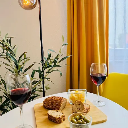 Apartman Black&yellow 24h Check In Wlan Parkplatz Oepnv *