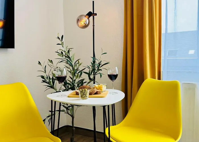 Black&yellow 24h Check In Wlan Parkplatz Oepnv *