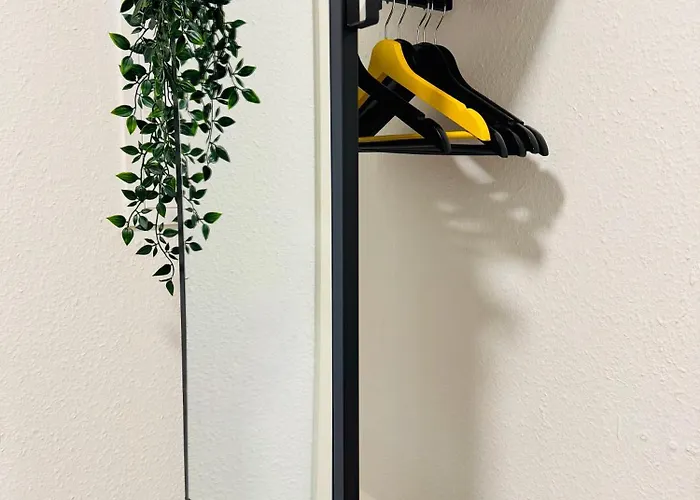 Apartamento Black&yellow 24h Check In Wlan Parkplatz Oepnv Bielefeld