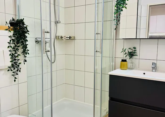 Black&yellow 24h Check In Wlan Parkplatz Oepnv *